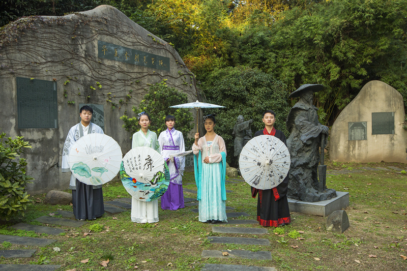 毛巾哥
孙贝贝、倪书阳、葛益军;毛巾哥
陈泠琳;江苏海事职业技术学院 崔亚迪