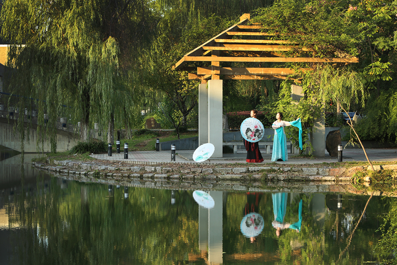 毛巾哥
孙贝贝、倪书阳、葛益军;张培风